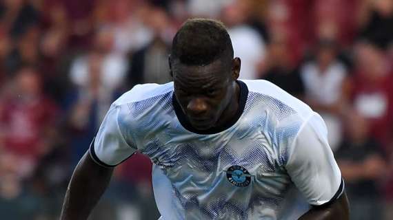 Balotelli dopo l'incidente: "Non ero ubriaco. Pensavo fosse passato di moda parlare di ca...te così"