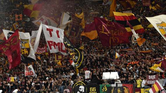 Roma, la Curva Sud si schiera contro Qatar 2022. Esposto lo striscione: "Vergogna mondiale"