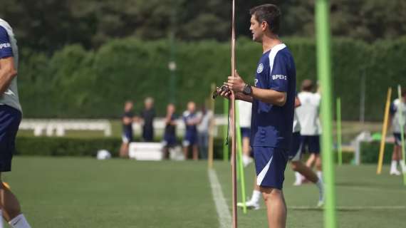VIDEO - Magie di Chivu in allenamento, l'Inter lo celebra: "Il boss non ha perso il tocco"