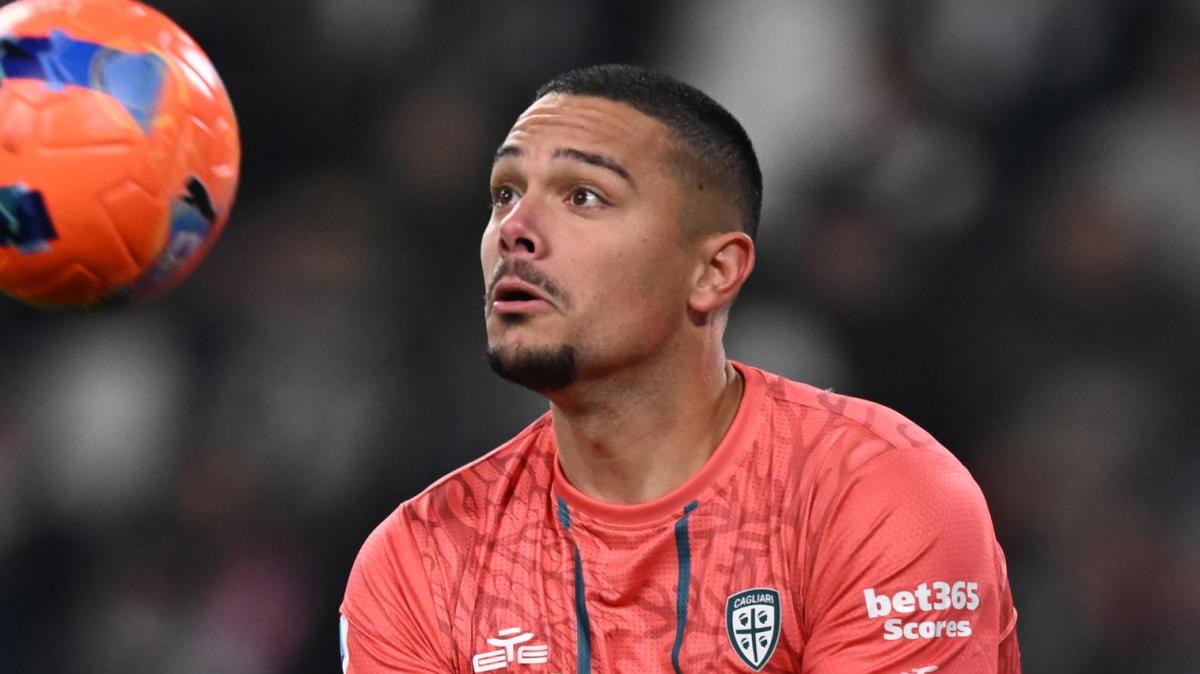 Caprile: "Rispetto le scelte degli allenatori, come ho rispettato Conte. Ma io mi alleno per giocare"