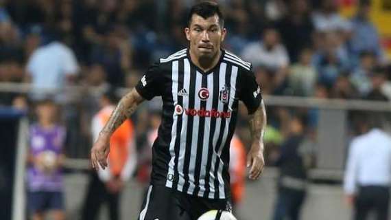 The Sun - West Ham, offerti 7 milioni per Medel: secco il no del Besiktas