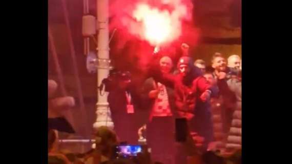 VIDEO - Croazia terza al Mondiale, festa a Zagabria: Brozovic si trasforma in capo ultras