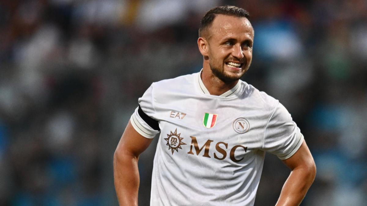 GdS - Napoli, doppia tegola: Lobotka salta l'Inter, Politano spera di no
