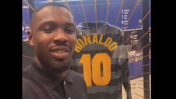 Thuram, messaggio ai tifosi: "Che emozione essere vicino alla maglia di Ronaldo. Forza Inter"