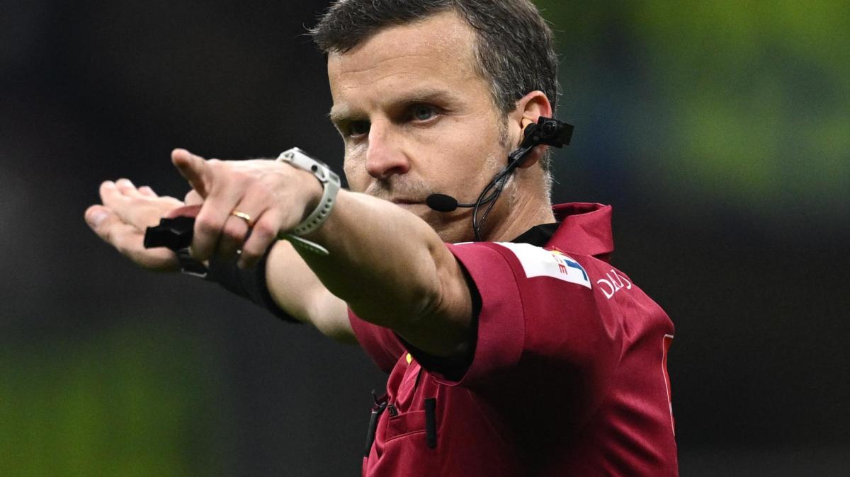 Inter-Juventus, la moviola - La Penna insufficiente: pesa il grave errore nella seconda ammonizione per Kalulu