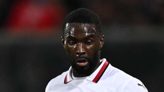 Sky - Milan, Tomori in partenza: trattativa avanzata con il Tottenham. Ai rossoneri 30 milioni