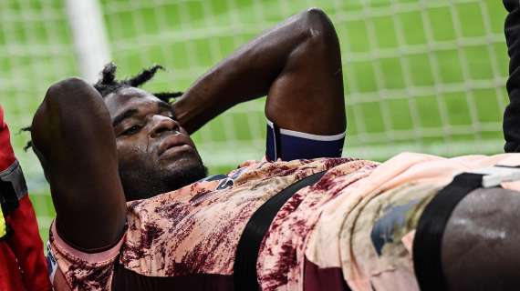 Stagione finita per Zapata dopo l'infortunio di San Siro. Il messaggio dell'Inter: "In bocca al lupo, ti aspettiamo"