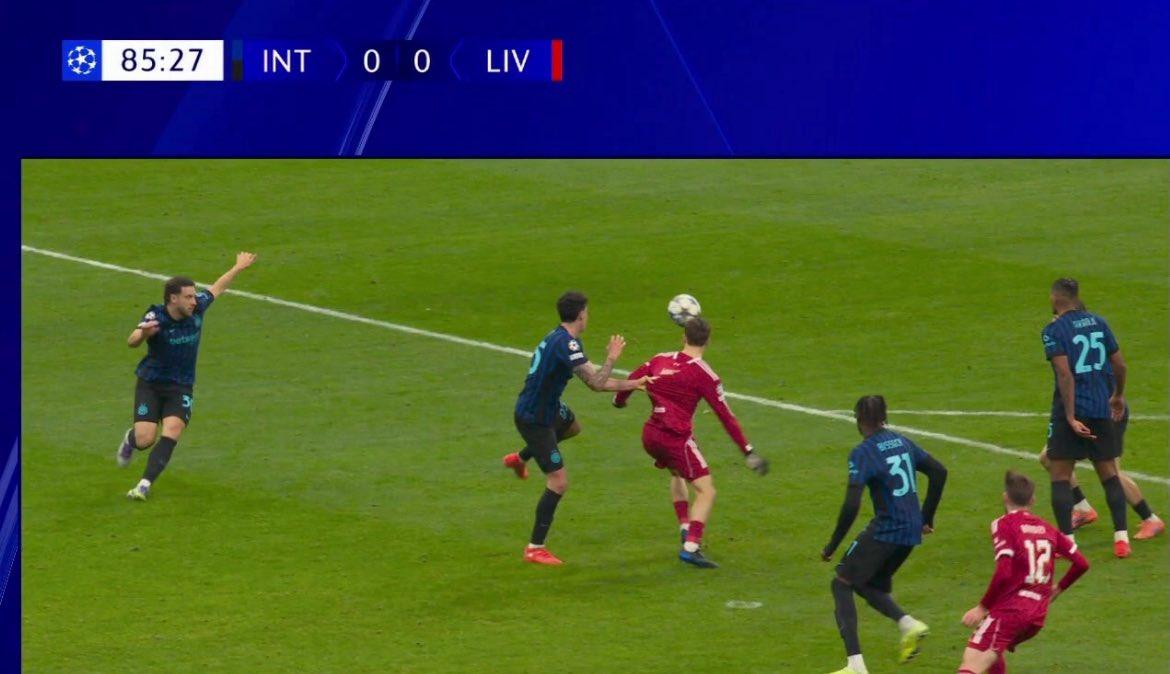 Moviola CdS - Rigore scandaloso e ridicolo. Si fa fatica a capire come Rosetti...