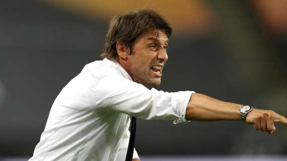 Napoli, caccia al prossimo allenatore: nelle quote dei bookies anche Conte e Mourinho, ma il favorito è un altro