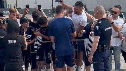 Continassa, parte il coro anti-Inter dei tifosi juventini. Ma Thiago Motta non partecipa