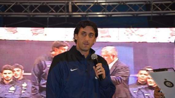 Inizia il lavoro tattico: Diego Milito col gruppo