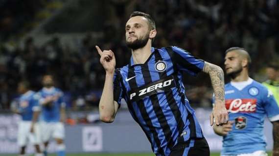 Prima Icardi, poi Brozovic: l'Inter stende il Napoli e torna a -3 dalla Roma