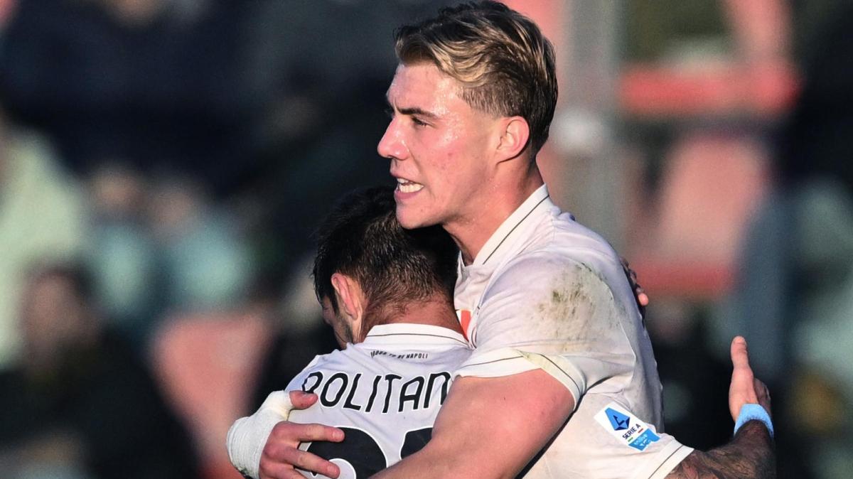 Il ciclone Hojlund si abbatte sulla Cremonese: doppietta del danese, il Napoli scavalca l'Inter