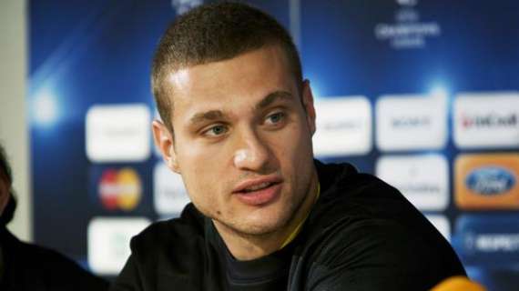 Moyes esalta Vidic: "Gran difensore, gran guerriero"