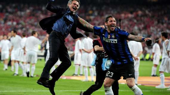 Scudetto all'Inter, un abbraccio dagli eroi del Triplete. Materazzi: "Godo perché qua ogni titolo vale 4-5 di quelli degli altri"