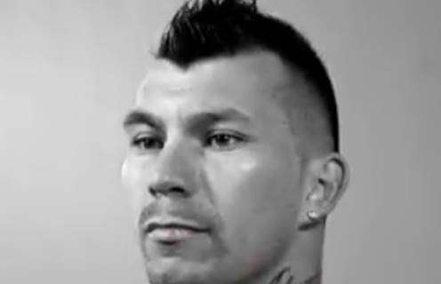 Gary Medel modello per la nuova divisa del Cile