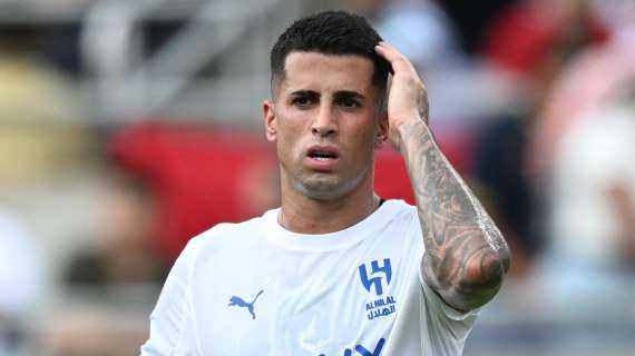 Vacanza con rissa in discoteca per Joao Cancelo: volano pugni, ma al momento nessuna denuncia per l'ex Inter