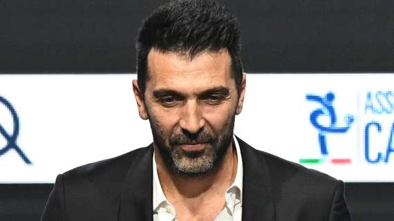 Buffon: "Spalletti sta spaccando il capello e l'atomo per dare qualcosa in più alla Nazionale"