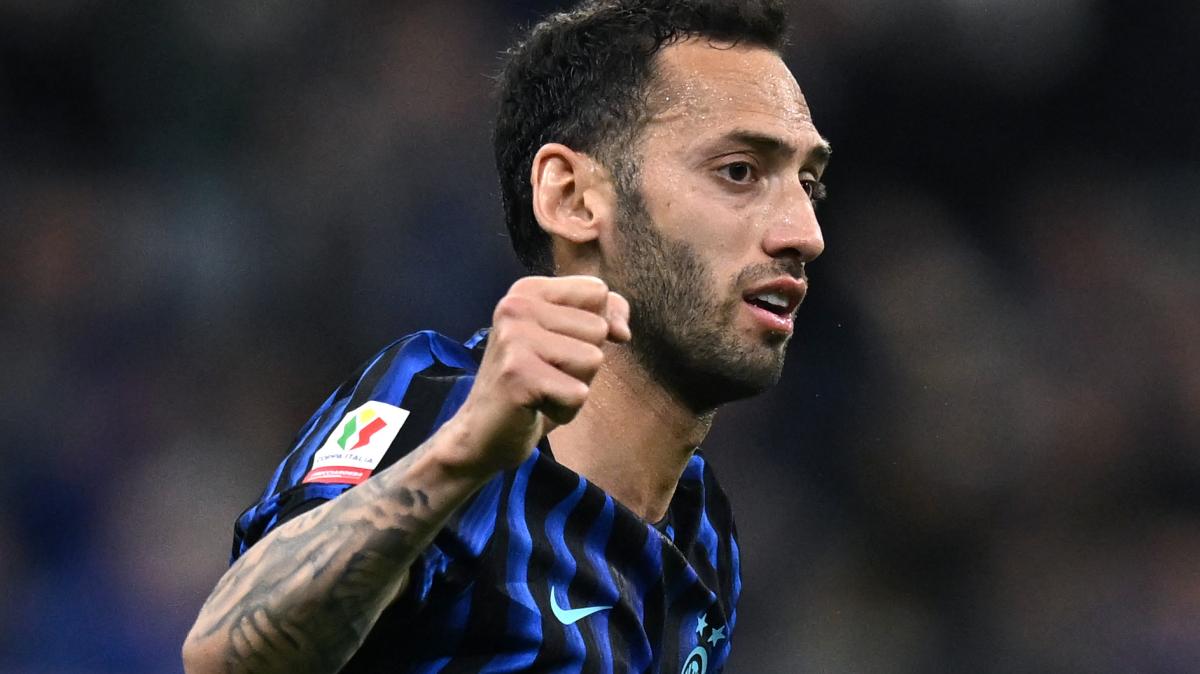 Calhanoglu punto fermo dell'Inter anche la prossima stagione. Contatti per Alajbegovic