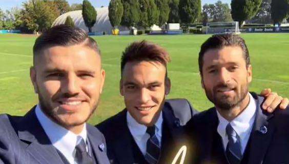 Icardi, Martinez e Candreva in posa per un selfie. Ma poi spunta Berni...