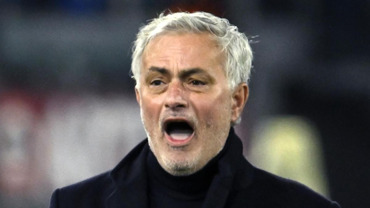 Mourinho: "Il bacio in fronte a Sneijder? Mi ha dato un treble. Lui e altri, ma Wes..."