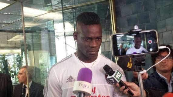 Balotelli: "Mi adeguerò allo stile Milan. Sul derby..."