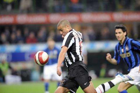 22 marzo 2008: Trezeguet insacca il momentaneo 0-2