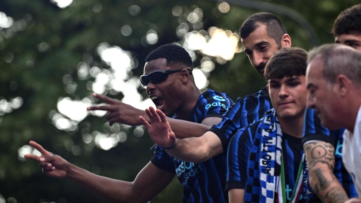 Paesi Bassi, Dumfries titolare indiscusso a destra: "Frimpong out una sorpresa"