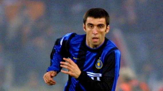 Hakan Sukur compie 48 anni: gli auguri di FC Internazionale