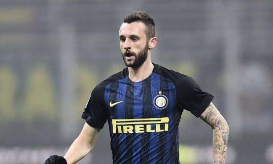 Sky - Brozovic ad un tifoso fuori da Appiano: "Non vado alla Juve"