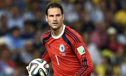 Begovic, lo Stoke vuole il rinnovo. Coates conferma