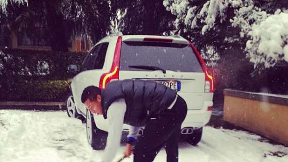 Guarin, che faticatore: come in campo... tra la neve!