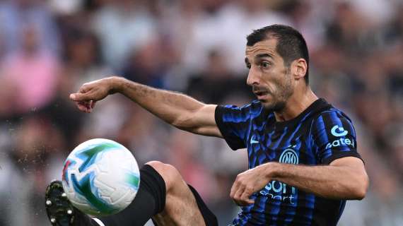 LIVE - Ajax-Inter 0-2, 69': cartellino giallo per Mkhitaryan, che poi esce lasciando il campo a Frattesi