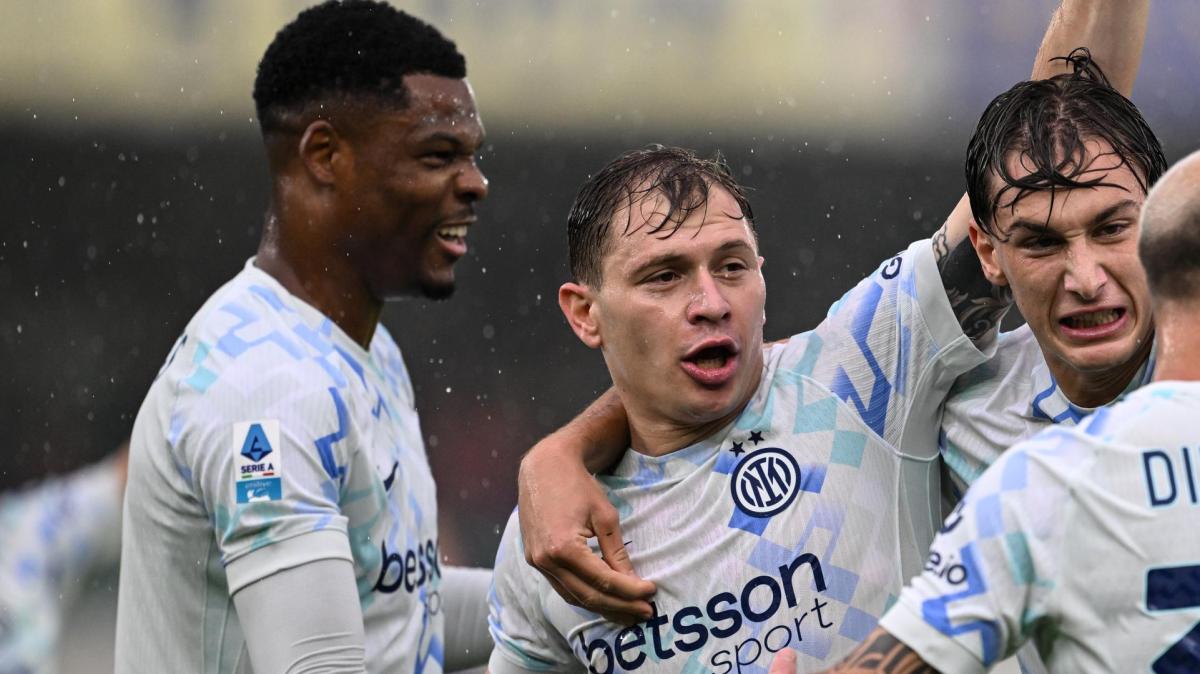 Inter, Dumfries ritrova la squadra e punta il rientro in campo: "Back with the team, manca poco"