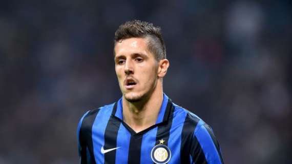 Jovetic, un momento di relax in compagnia di Brozo