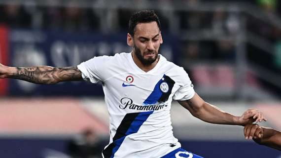 Pagelle TS - Calhanoglu gioca sulle uova, Dumfries soffre Ndoye