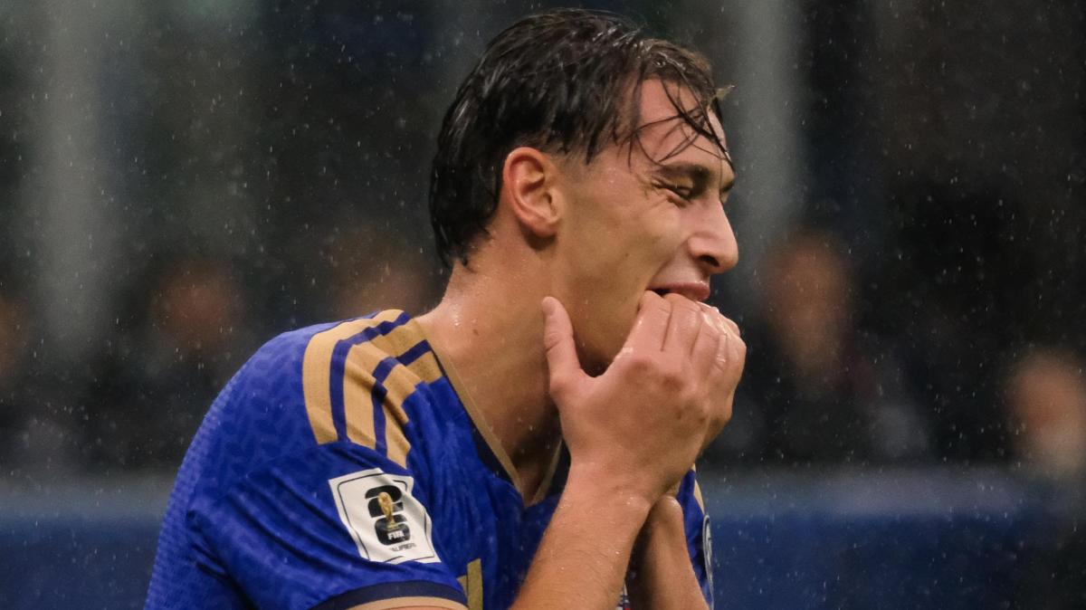 Buffon: "Esposito si prepara per essere protagonista. Fossi stato l'Inter il rischio su di lui lo avrei preso"