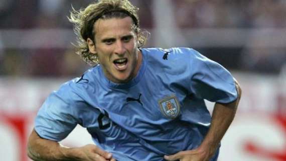 Forlán-Atlético, c'è l'accordo per il via libera: domani saluti e poi l'Inter