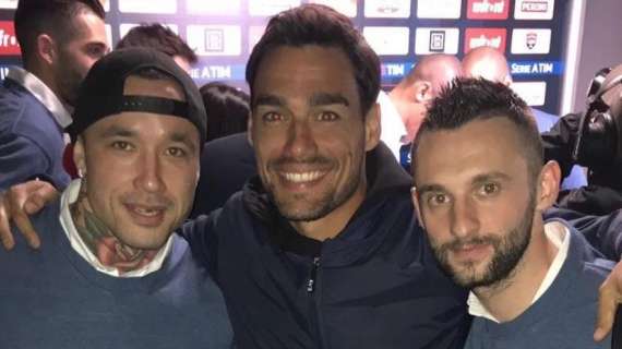 L'Inter stende il Genoa: Fognini esulta con Nainggolan e Brozovic