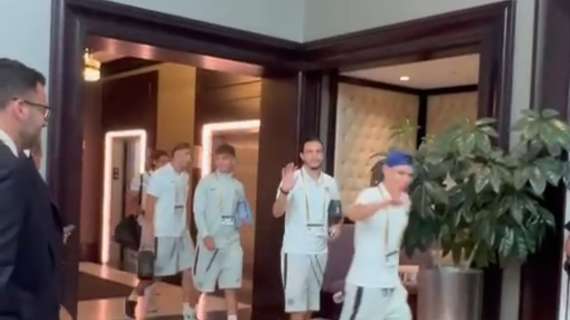 VIDEO - Fra poco sarà Inter-Fluminense: la squadra di Chivu lascia l'hotel per arrivare allo stadio