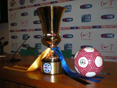 PHOTOGALLERY - Sala stampa Olimpico con il trofeo