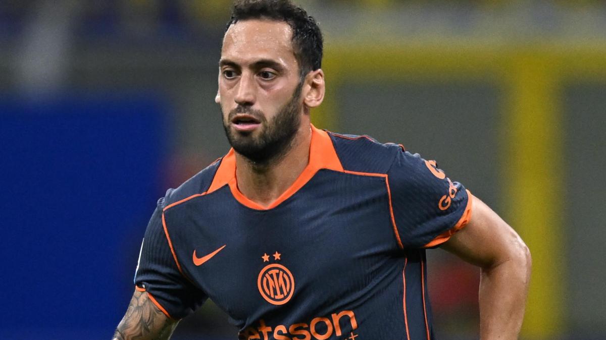 Risentimento al soleo, venti giorni di stop per Calhanoglu: salterà la volata di Champions League