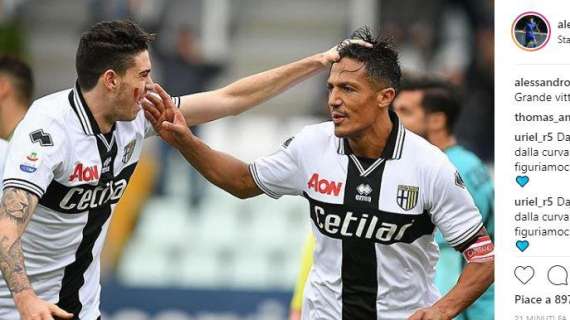 Il Parma batte il Sassuolo, Bastoni festeggia: "Sempre più su, grande vittoria"