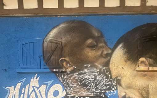 I tifosi non perdonano: imbrattato anche l'altro murale di Lukaku a San Siro