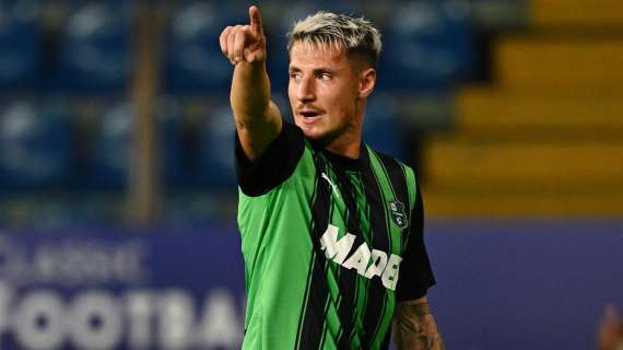 Sassuolo, Dionisi difende Pinamonti: "Sento mugugni allo stadio, così non è facile per lui"