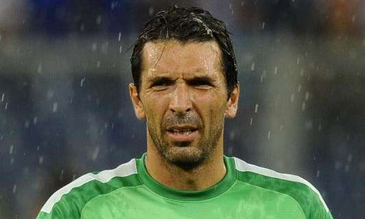 Buffon: "Scudetto, temo Roma e Napoli. E l'Inter"