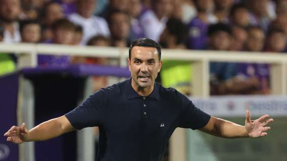 Conference League, la Fiorentina rischia grosso: vince ai rigori (9 vs 11) grazie a De Gea. Eliminato il Lens di Satriano