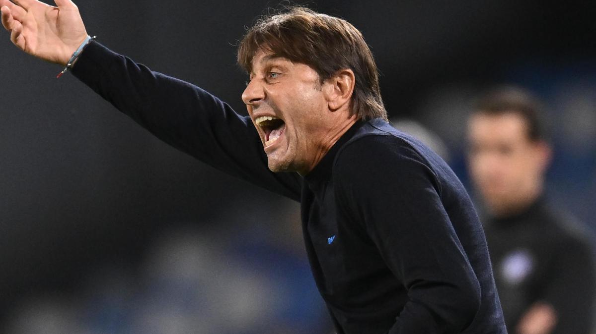 Napoli, Conte: "Gare come quella contro l'Inter ti prosciugano. Qualcuno dice che ci fanno bene gli infortuni..."