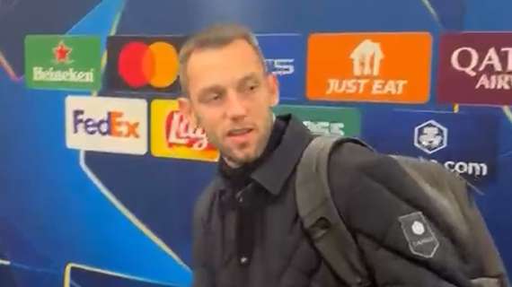 VIDEO - De Vrij, problema al ginocchio: in dubbio la presenza con l'Atalanta. Frattesi invece...