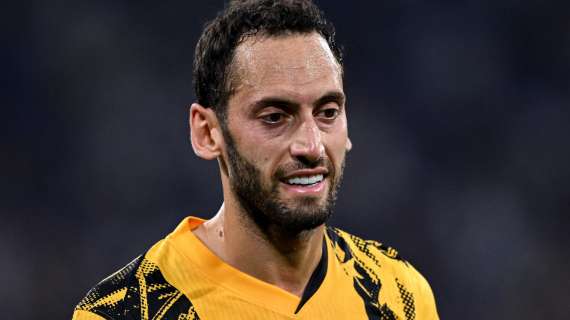 Sky - Tanto tuonò che... non piovve: Calhanoglu resterà all'Inter. La decisione dopo il meeting col Gala